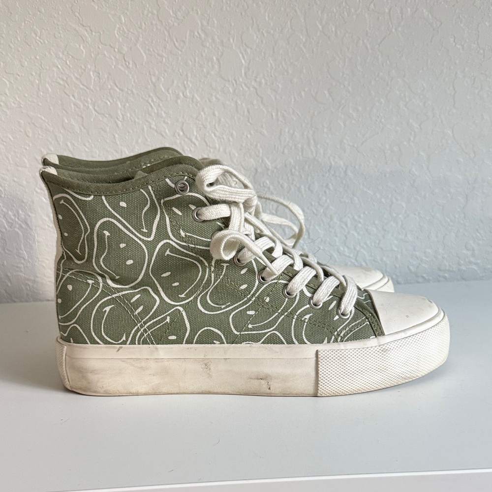 High-Top Canvas Smiley Face Sneakers in Green